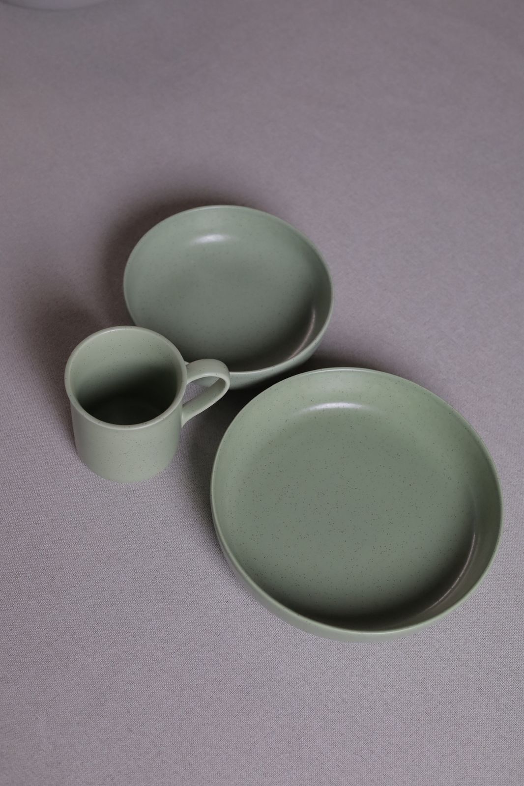 30 Piece Turkish Dinner Set (Sage Green & Ivory)